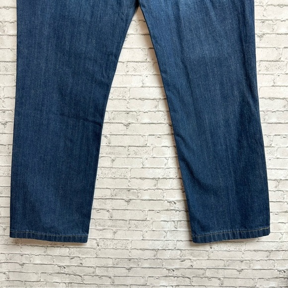 Tommy Hilfiger Women's Size 6 Denim Jeans Mid-Rise Medium Wash - Picture 10 of 13